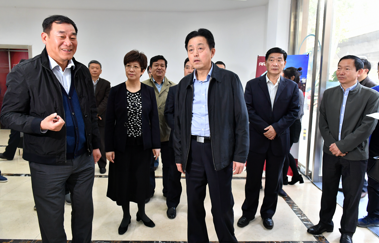 凌云市长今年第三次调研我校金寨路校区科硕创新创业孵化基地